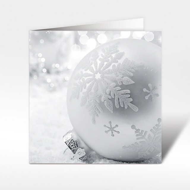 Weihnachtskarte mit Eisblumen Weihnachtskugel